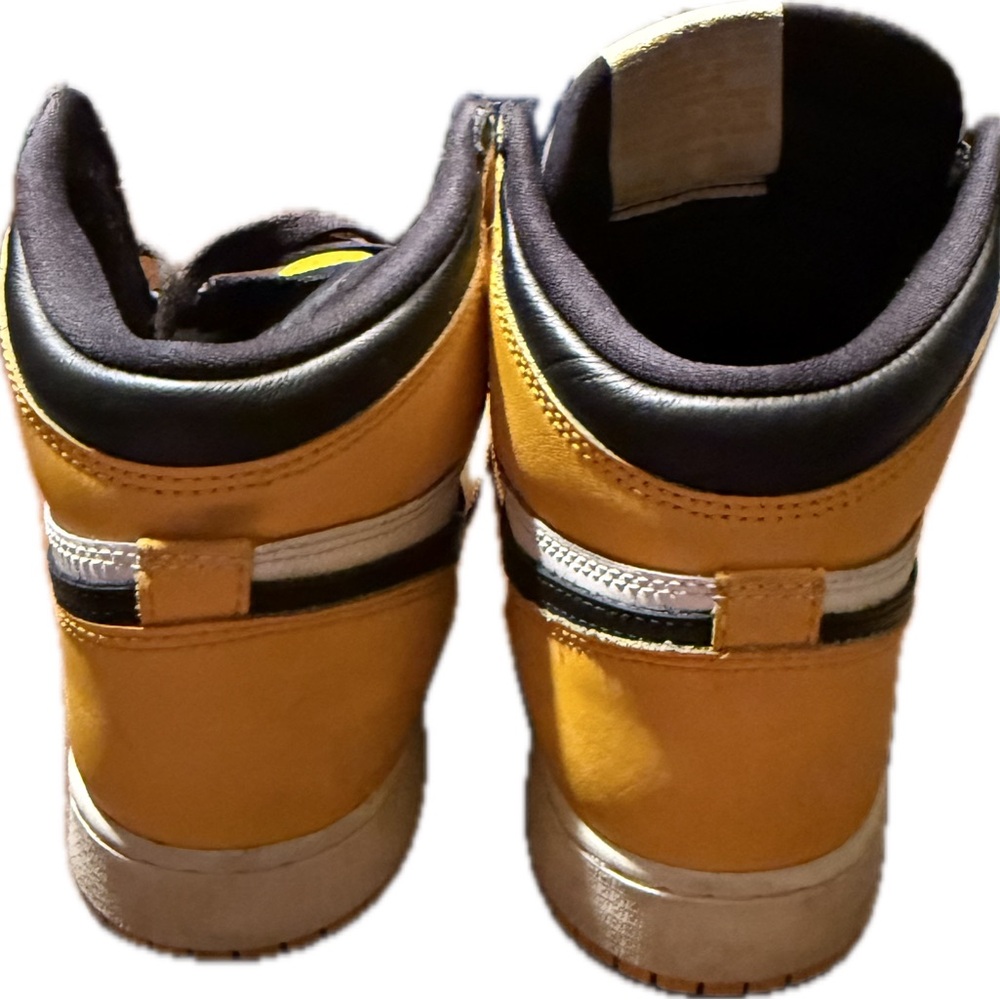 Black and Yellow Jordan Retro 1 High-Top Sneakers - Picture 4 of 5